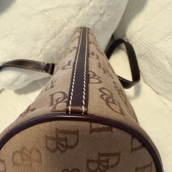 Dooney & Bourke Monogram Bucket Shoulder Bag 9x10 EUC - Picture 10 of 12